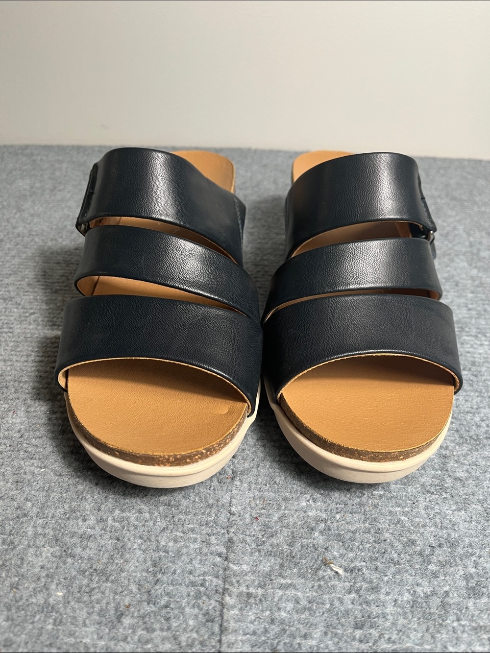 NWOT BareTraps Black Triple-Strap Slide Sandals with Tan Footbed